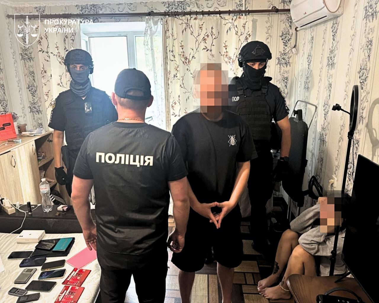 В Києві та 23 областях правоохоронці провели 435 обшуків та вилучили 170 кг канабісу та зброю