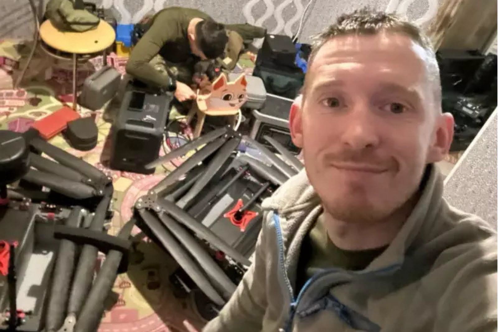 Втратив обидві ноги та око, але повернувся до служби: історія нацгвардійця з Києва - фото 2