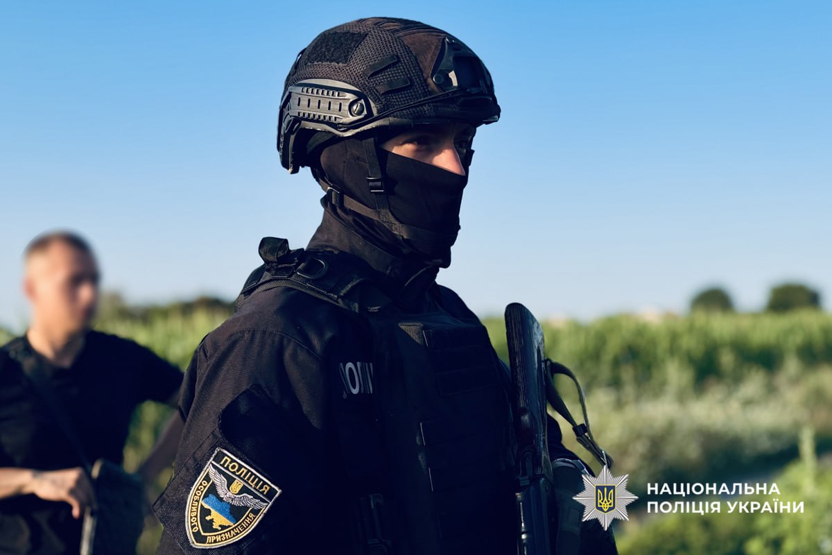 Під час обшуків на Черкащині вилучили понад 1400 кущів конопель - фото 3
