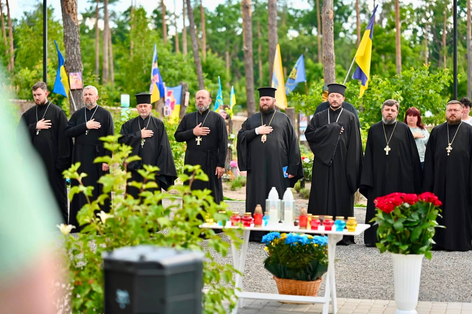 Ще 14 табличок з іменами загиблих захисників з’явилися на меморіалі у Мощуні - фото 13