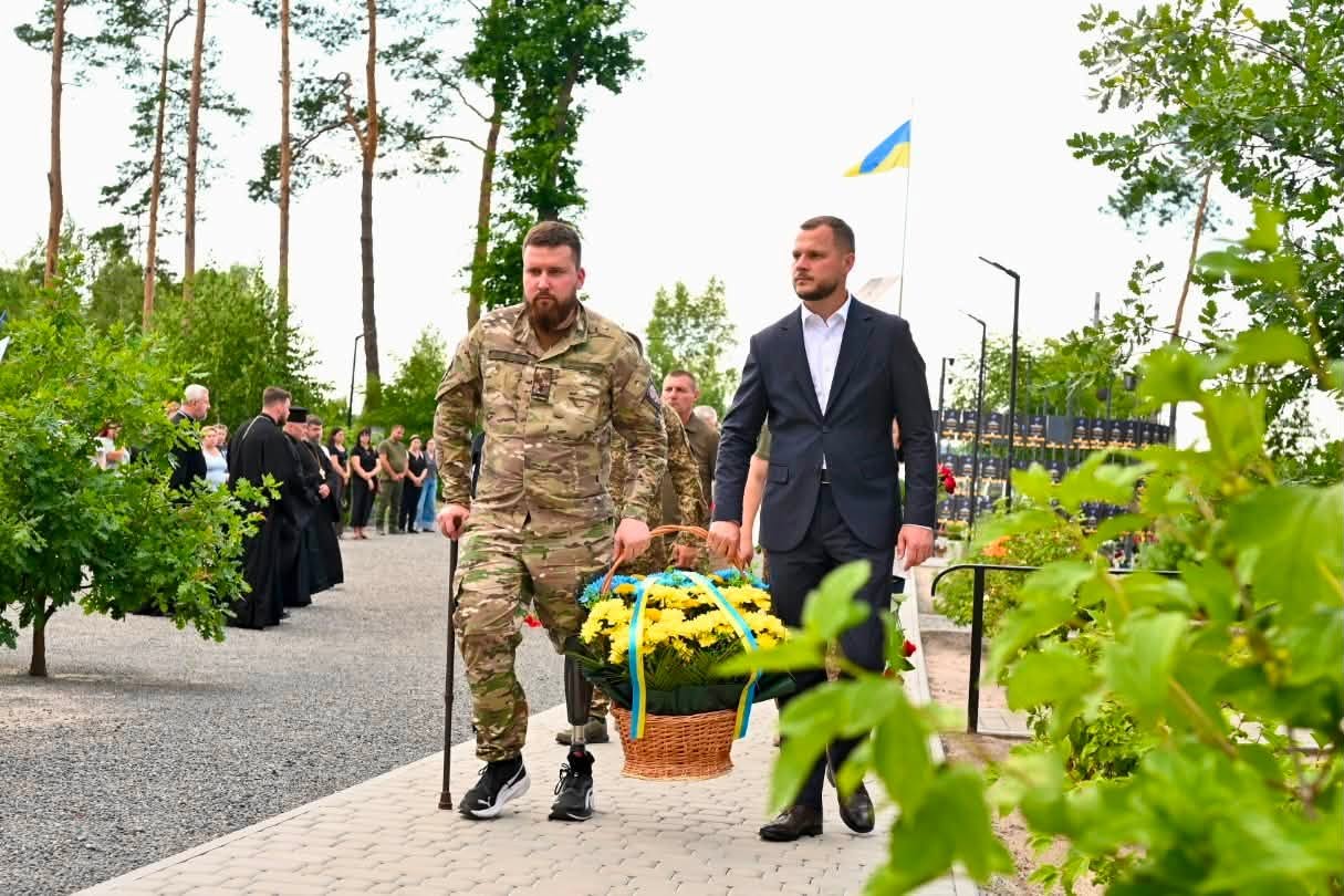 Ще 14 табличок з іменами загиблих захисників з’явилися на меморіалі у Мощуні - фото 4