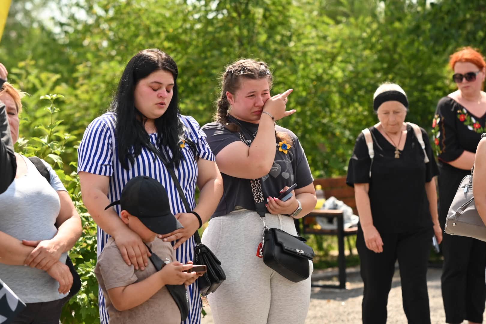 Ще 14 табличок з іменами загиблих захисників з’явилися на меморіалі у Мощуні - фото 5