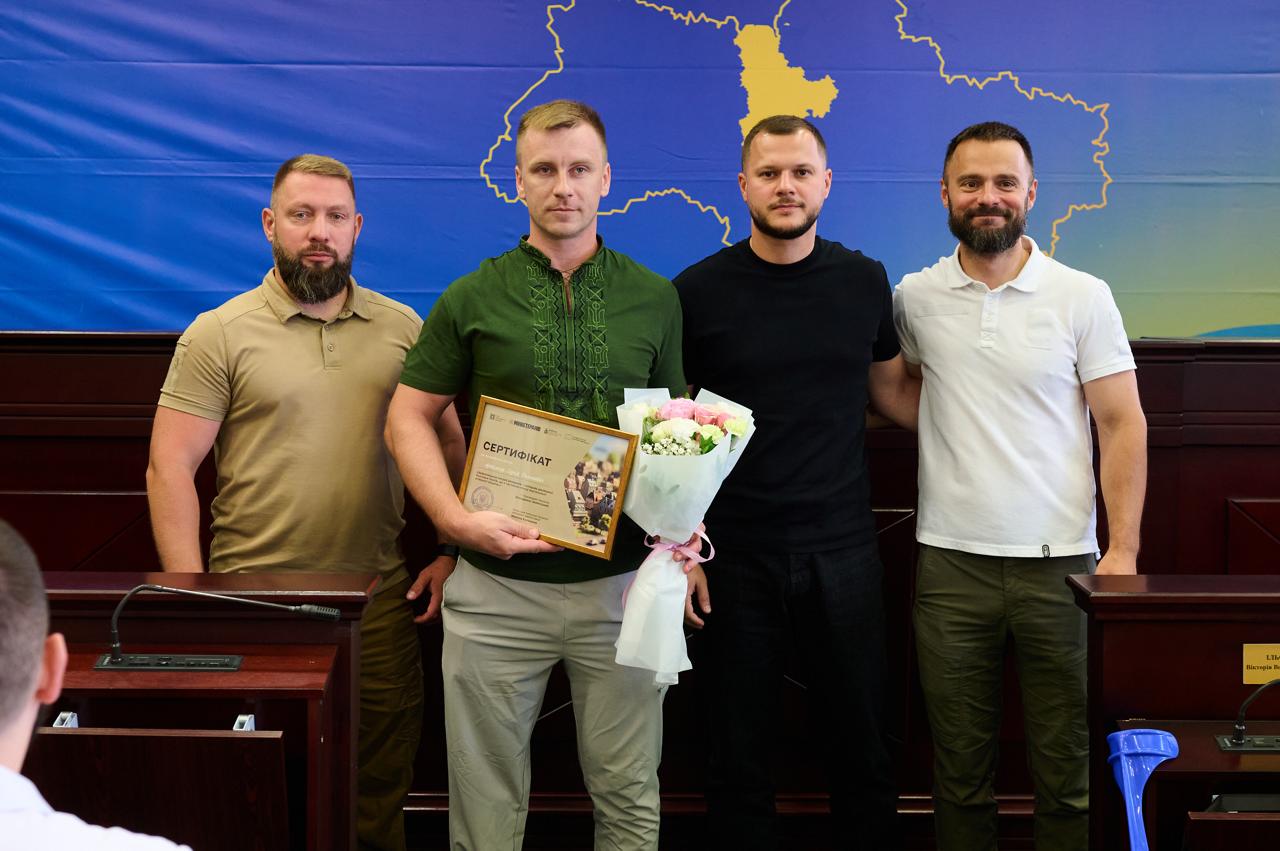 На Київщині ветеранам і родинам полеглих воїнів вручили 70 сертифікатів на придбання житла
