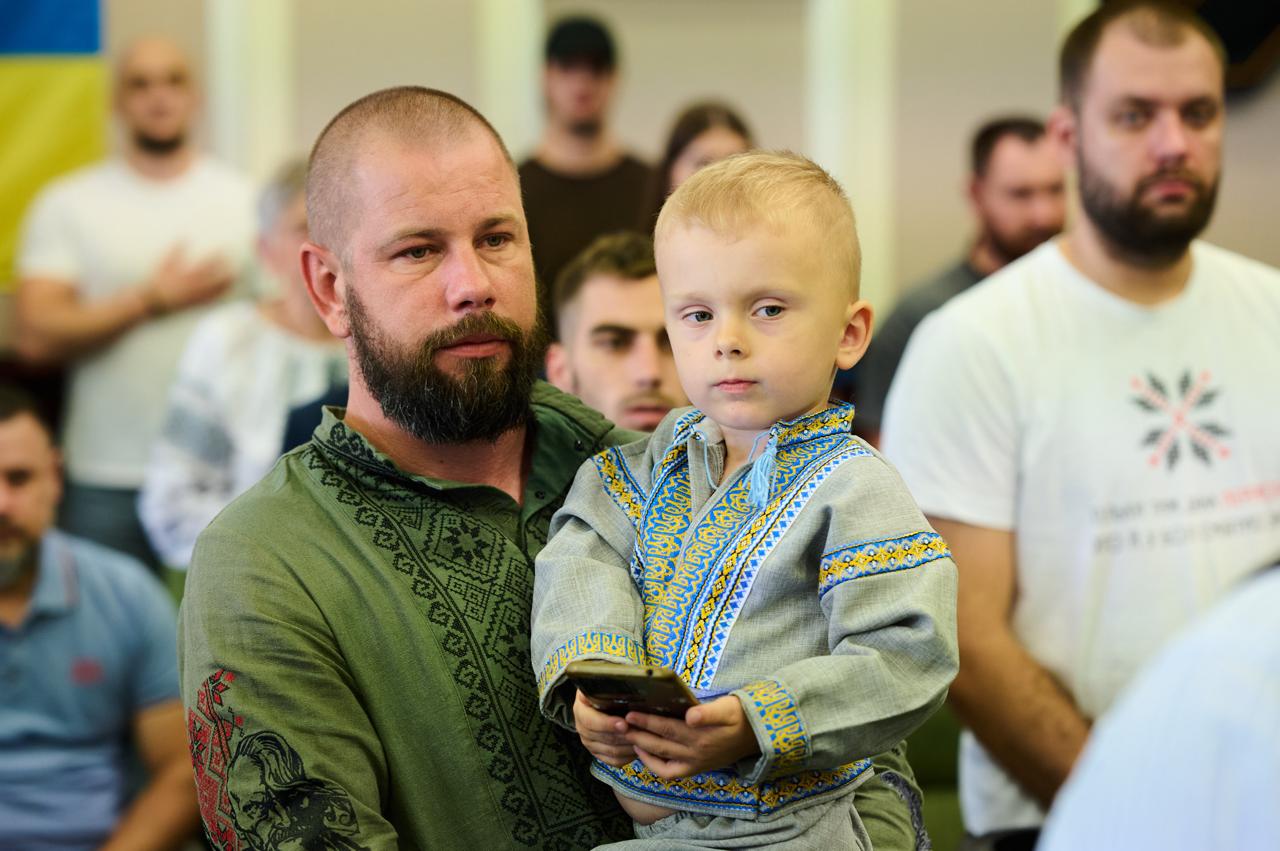 На Київщині ветеранам і родинам полеглих воїнів вручили 70 сертифікатів на придбання житла - фото 4