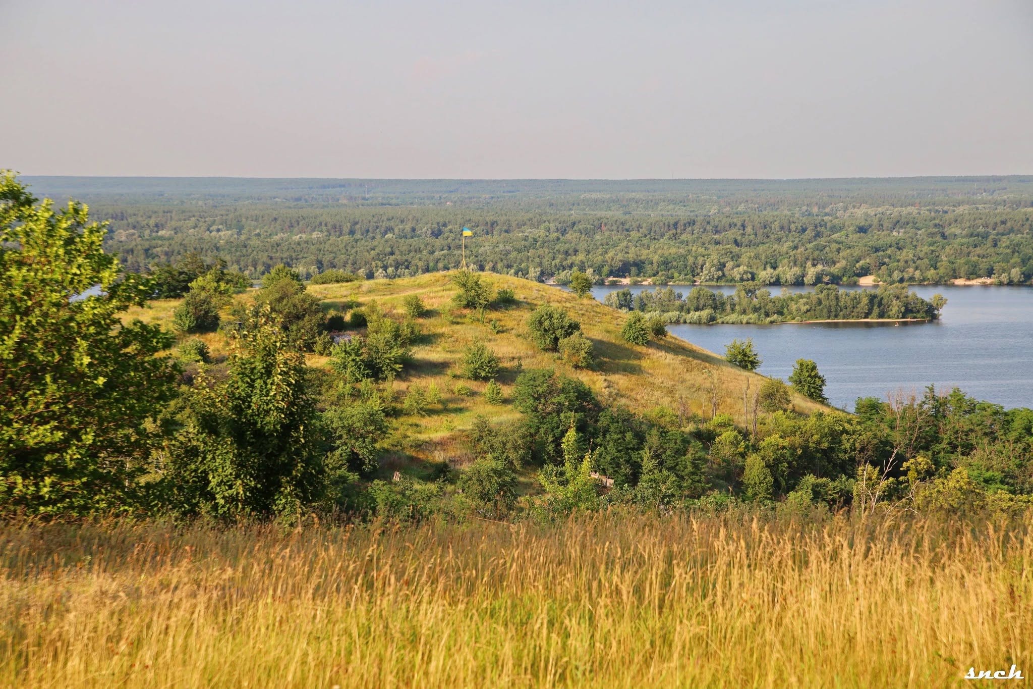 Літній вечір у Каневі. Атмосферні фото з берега Дніпра - фото 11