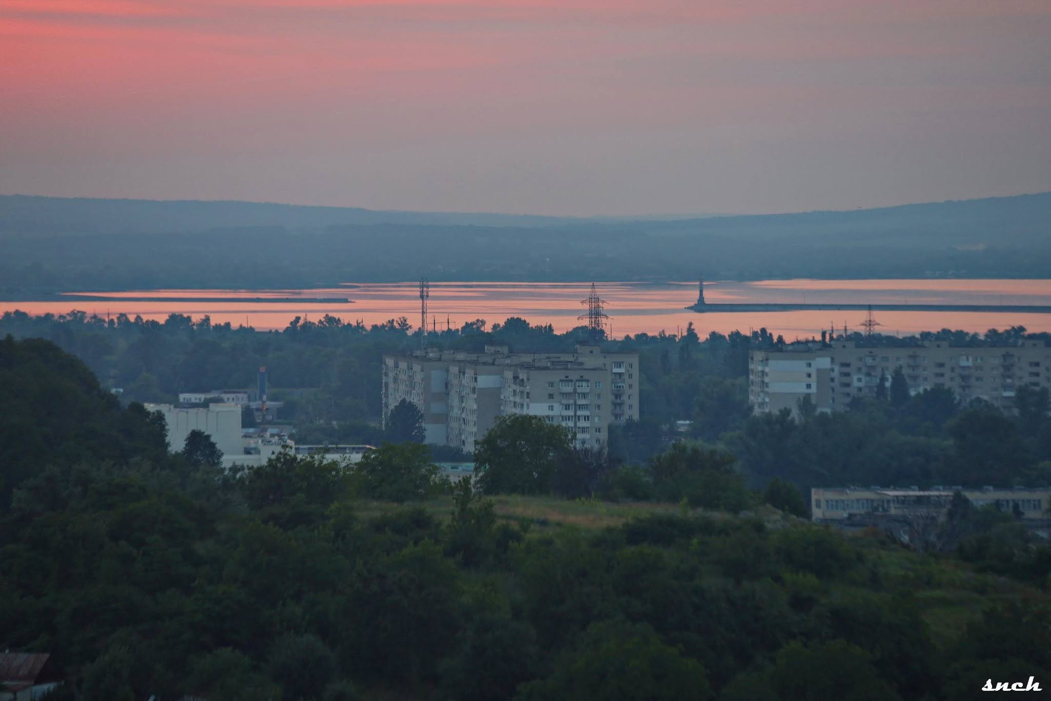Літній вечір у Каневі. Атмосферні фото з берега Дніпра - фото 12
