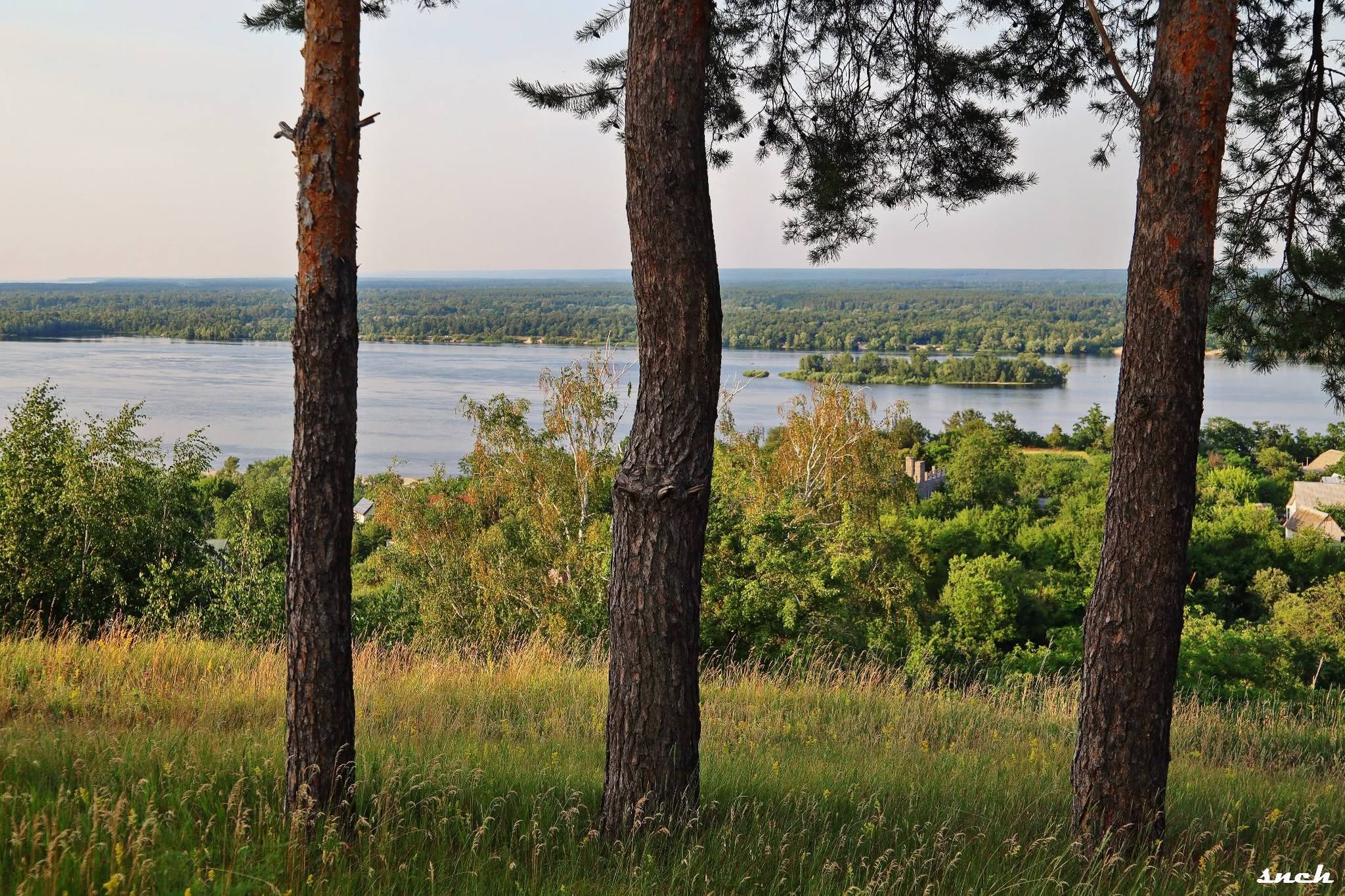 Літній вечір у Каневі. Атмосферні фото з берега Дніпра - фото 14
