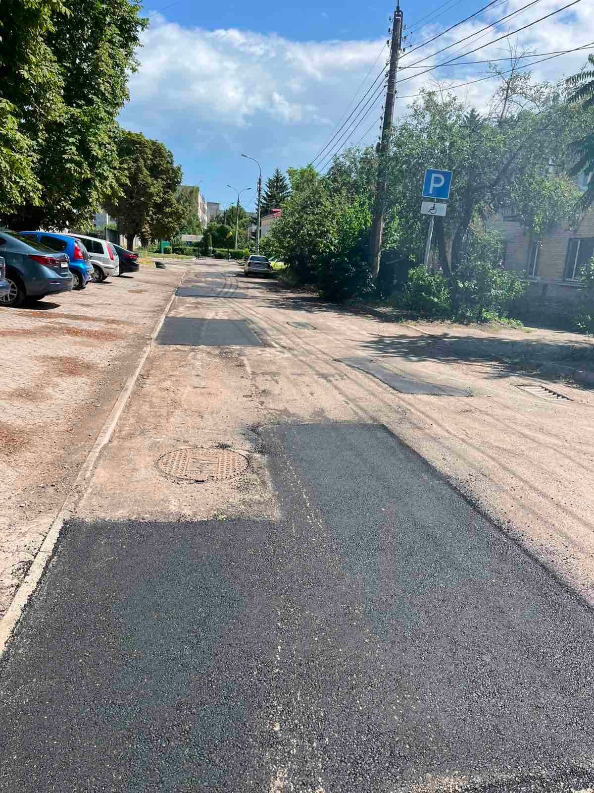 Залатали ями на вулиці Сінній у Черкасах - фото 4