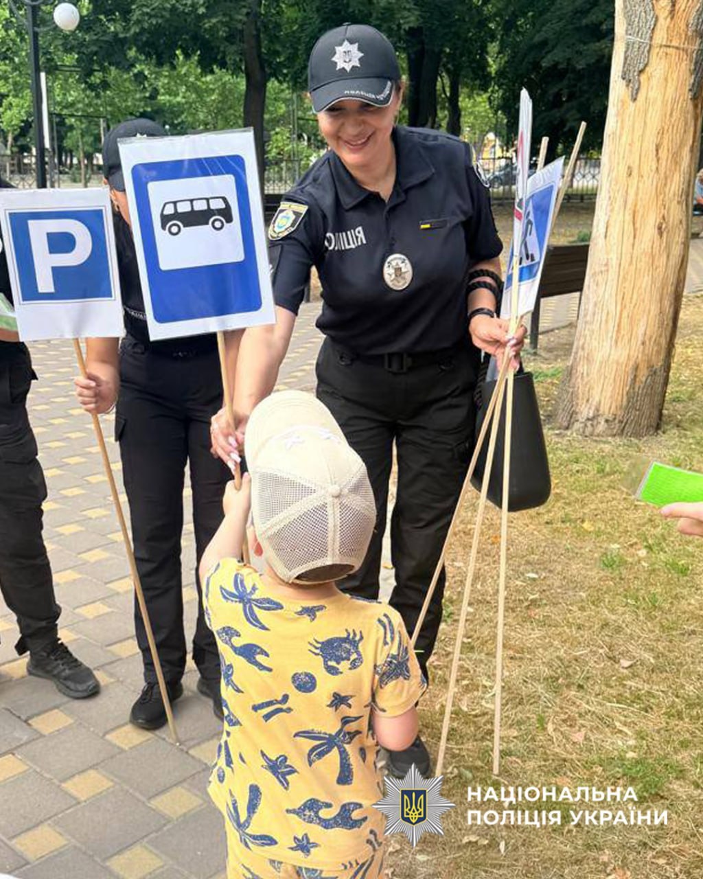 У Звенигородці поліцейські зустрілися з дітьми, щоб нагадати правила поведінки на дорозі - фото 5
