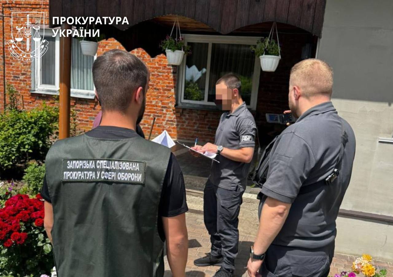 На Запоріжжі військова майже три роки не проходила службу, але отримала 1,3 млн грн