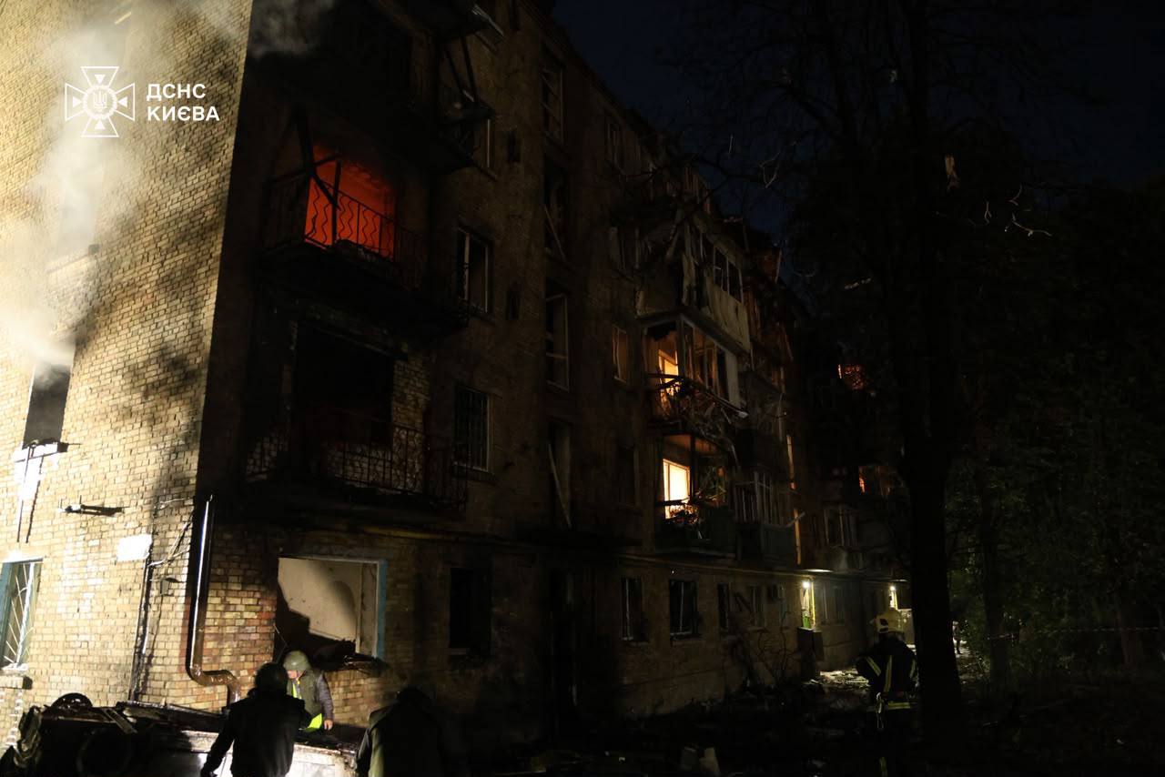 У Києві одна людина загинула, ще 15 отримали поранення - фото 13