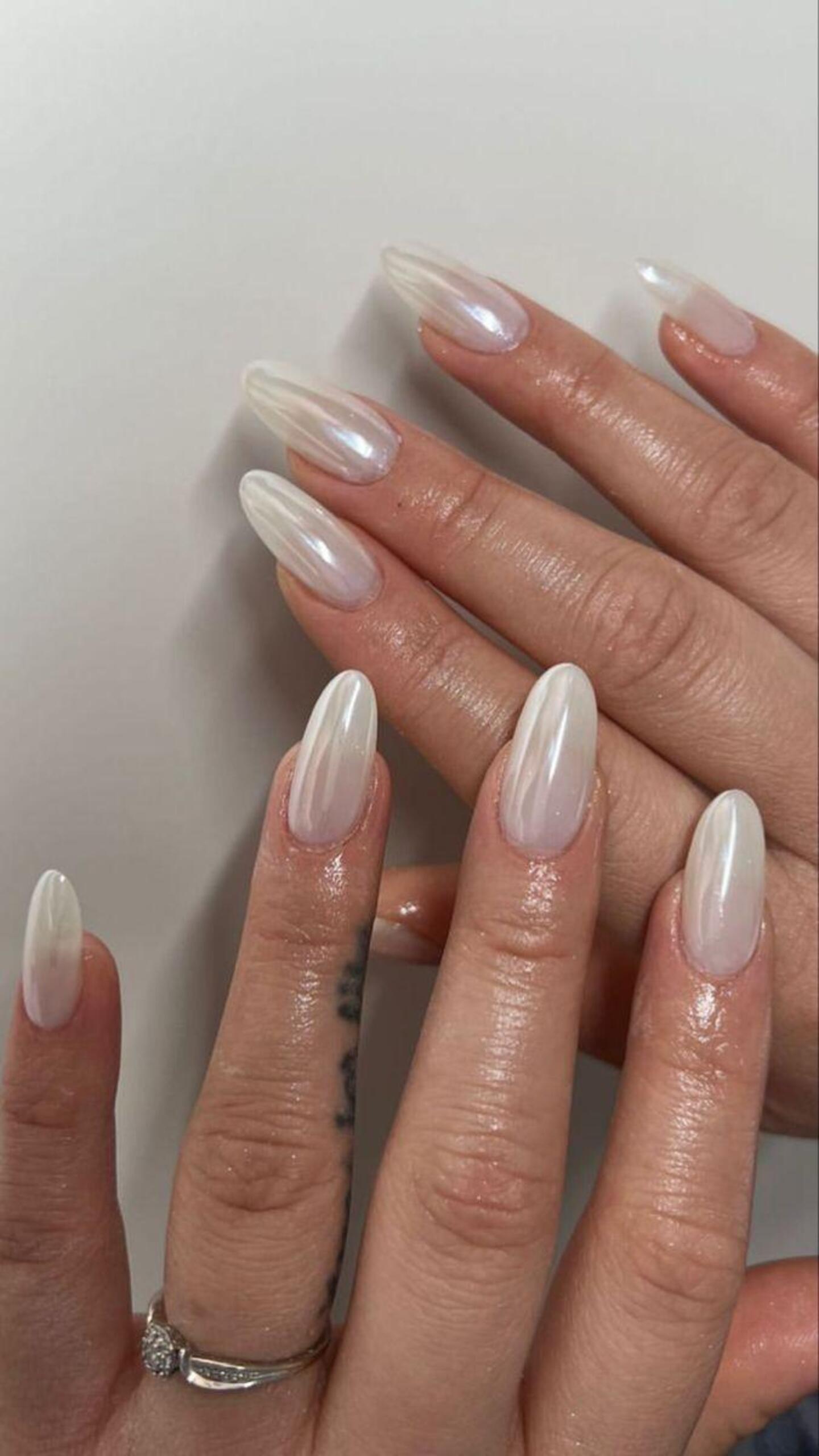 Весільний манікюр для нареченої: найкрасивіші ідеї 2026 року - фото 8