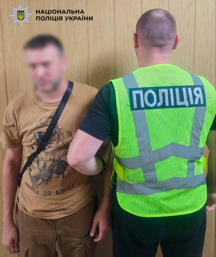 У Києві затримали чоловіка, який влаштував стрілянину в супермаркеті - фото 2