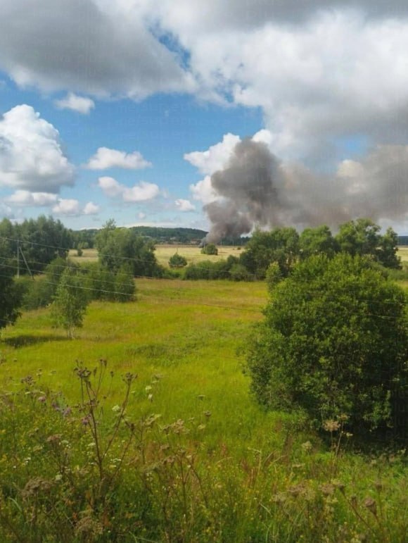 У Підмосков'ї розбився найсучасніший військовий літак росіян Су-57 - фото 2