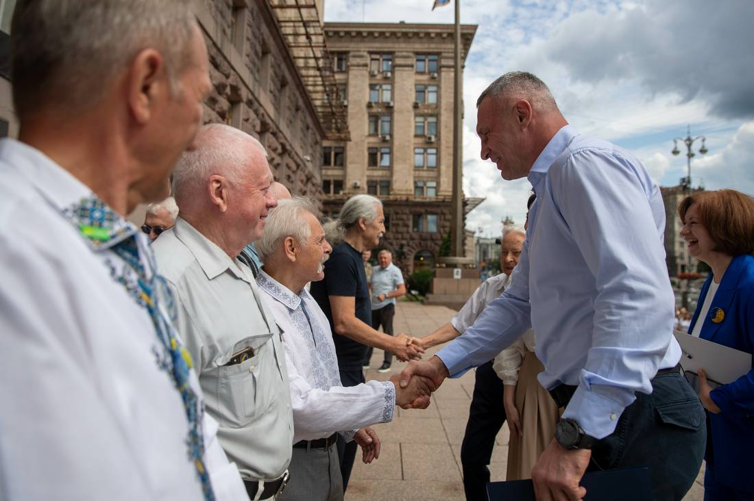 У Києві відзначили 36-ту річницю підняття синьо-жовтого прапора біля міськради - фото 4