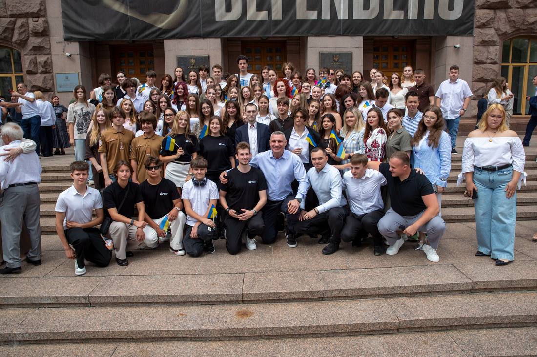 У Києві відзначили 36-ту річницю підняття синьо-жовтого прапора біля міськради - фото 6