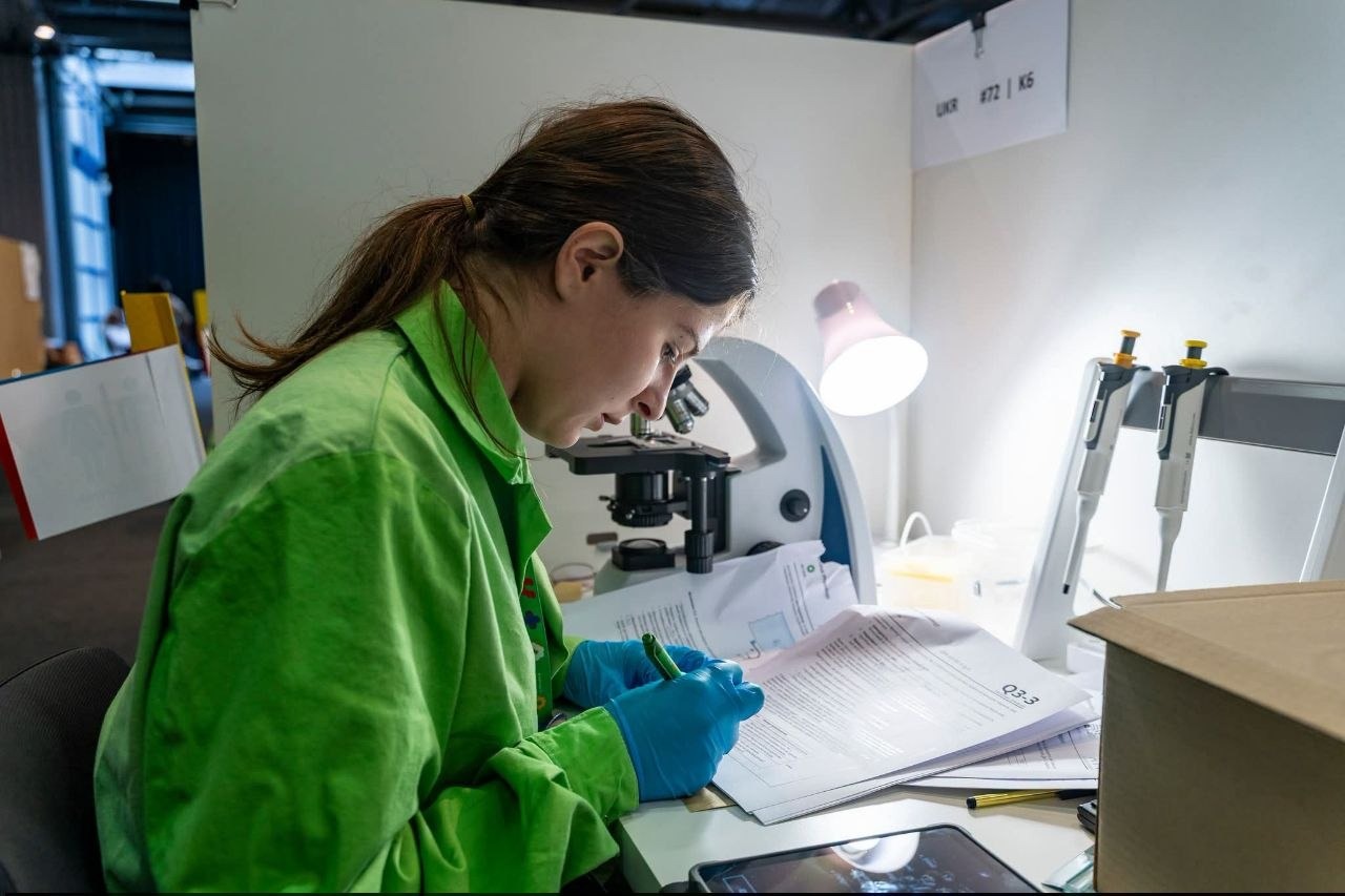 Юні біологи Київщини здобули срібло та бронзу на International Biology Olympiad 2026
