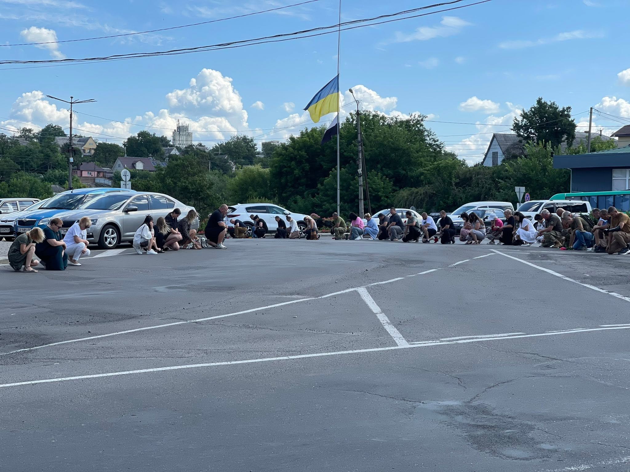 Поховали бойового медика з Черкащини, який загинув під час евакуації побратимів під Бахмутом - фото 3