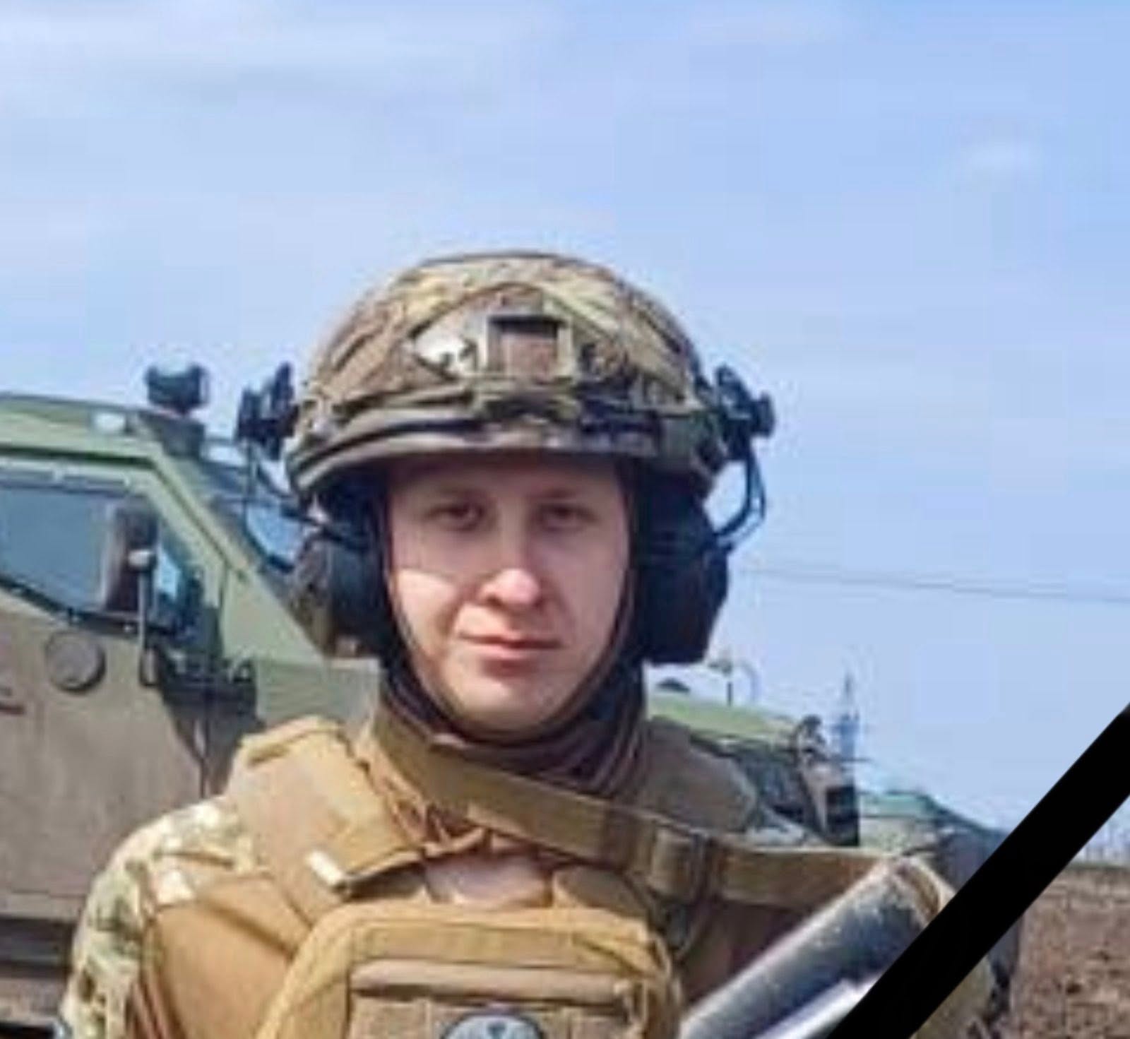 Поховали бойового медика з Черкащини, який загинув під час евакуації побратимів під Бахмутом - фото 4