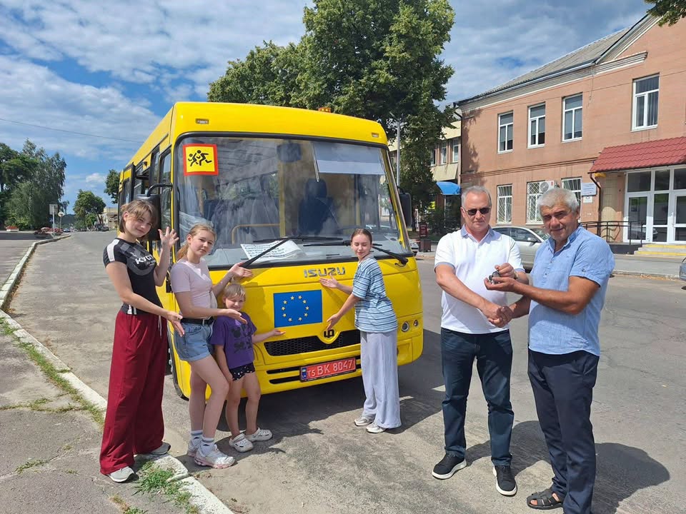У Чигирині купили автобус, який возитиме дітей до ліцею №1