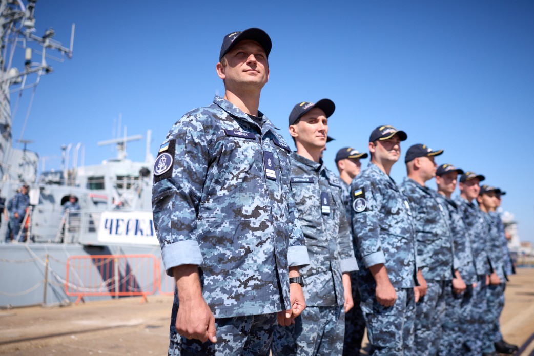 Зеленський піднявся на палубу корабля «Черкаси» у Великій Британії. Фото - фото 2