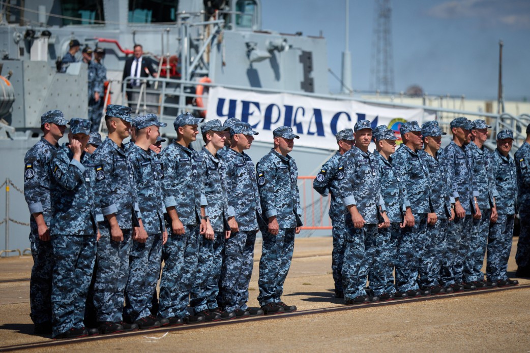 Зеленський піднявся на палубу корабля «Черкаси» у Великій Британії. Фото - фото 8