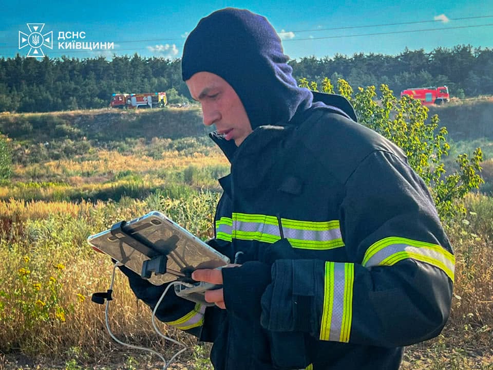 На Київщині масштабна пожежа. ВІДЕО - фото 4
