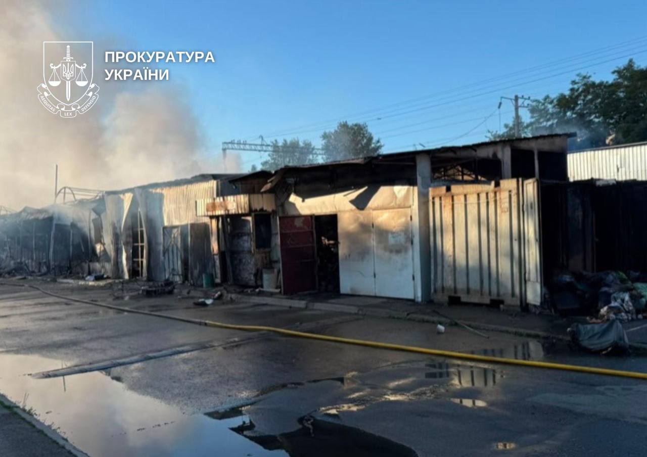 Один загиблий, двоє постраждалих у Києві внаслідок атаки рф по столиці - фото 6