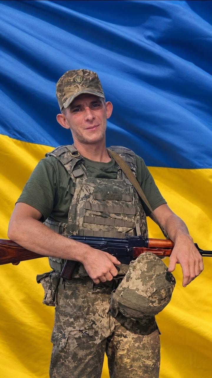 Молодого тата трьох дітей поховали на Черкащині – воїн загинув у Курській області
