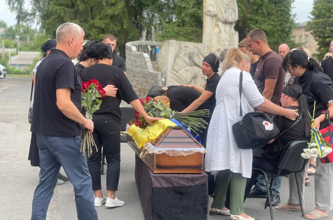 Молодого тата трьох дітей поховали на Черкащині – воїн загинув у Курській області - фото 6