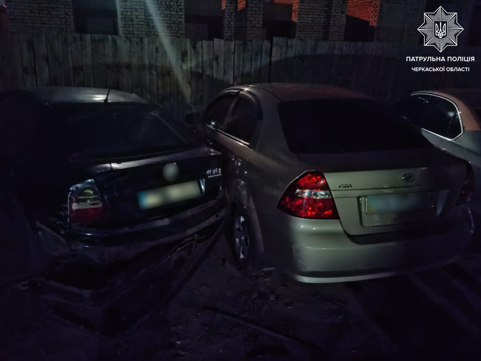 У Черкасах водійка Volkswagen «стукнула» 5 авто, здаючи назад - фото 2
