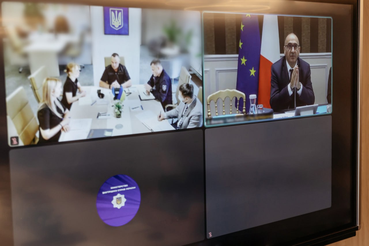 Українські рятувальники вирушили до Франції для боротьби з масштабними пожежами