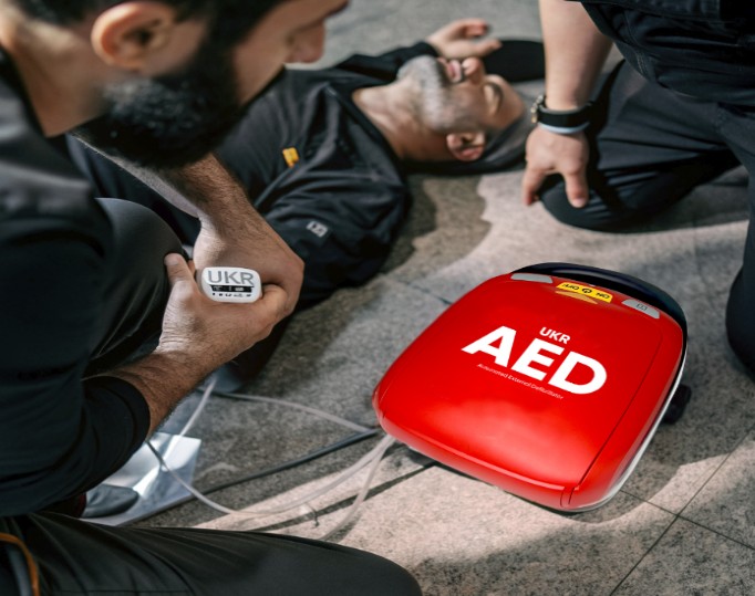 AED у школах, торгових центрах та офісах: світовий досвід і українські реалії