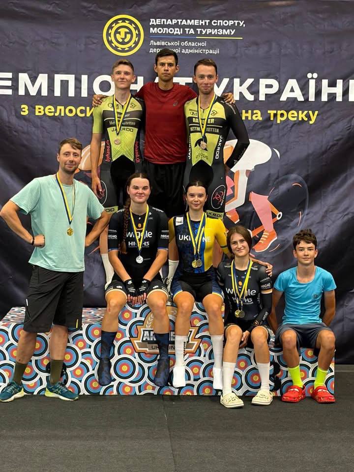 Золото, срібло та бронза: черкаські велосипедисти підкорили критий трек у Львові - фото 3