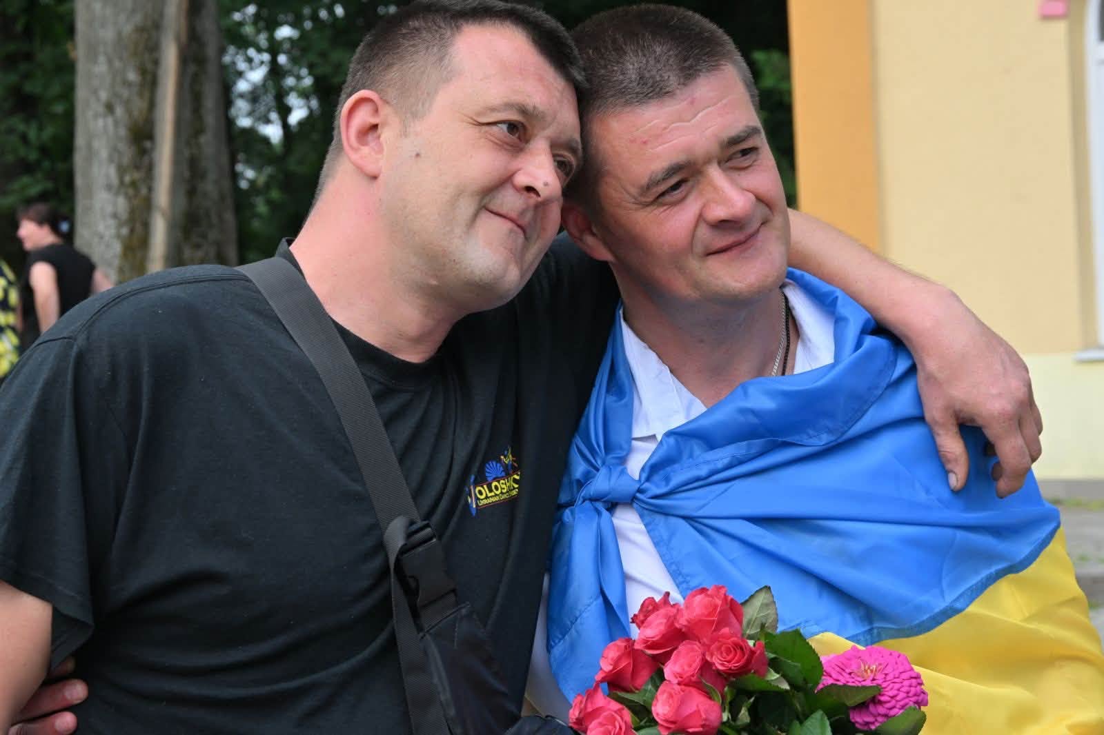 На Черкащині зустріли військовослужбовця Василя Бердія, який витримав 4 роки полону