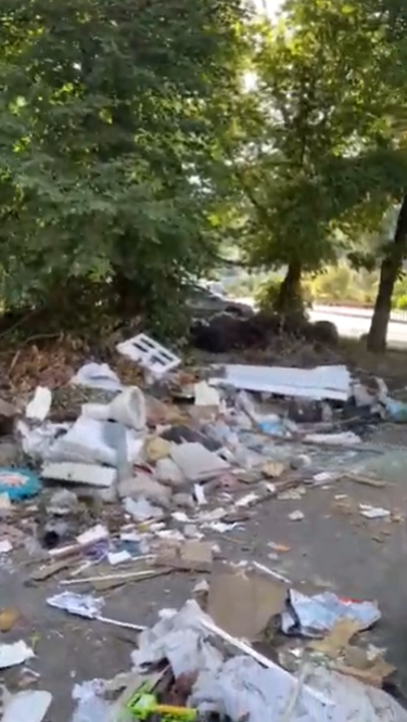 У Вінниці на Вишеньці утворився смітник під парканом дитсадка - фото 2
