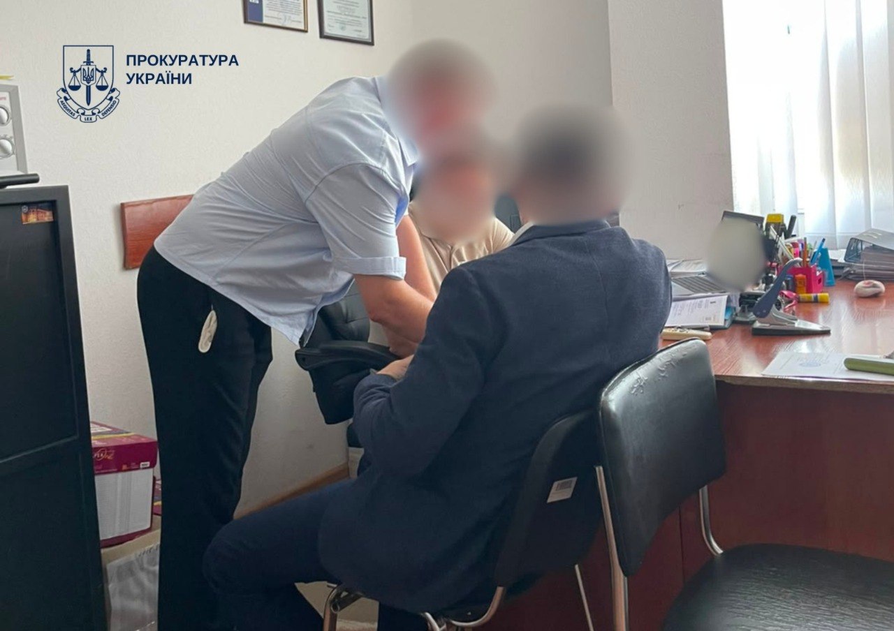 Ексдиректор столичної лікарні закупив апарати УЗД із переплатою у понад 5,9 млн грн
