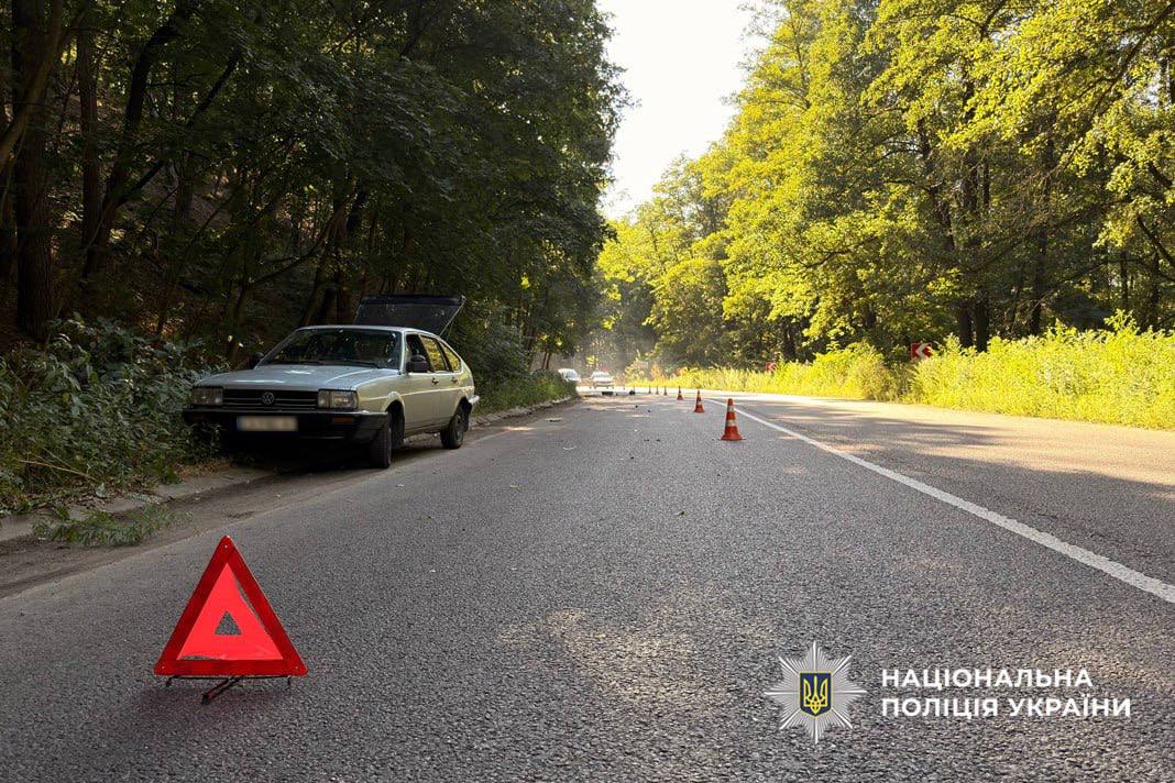 У ДТП в Черкаському районі зіткнулися два автомобілі і мотоцикл