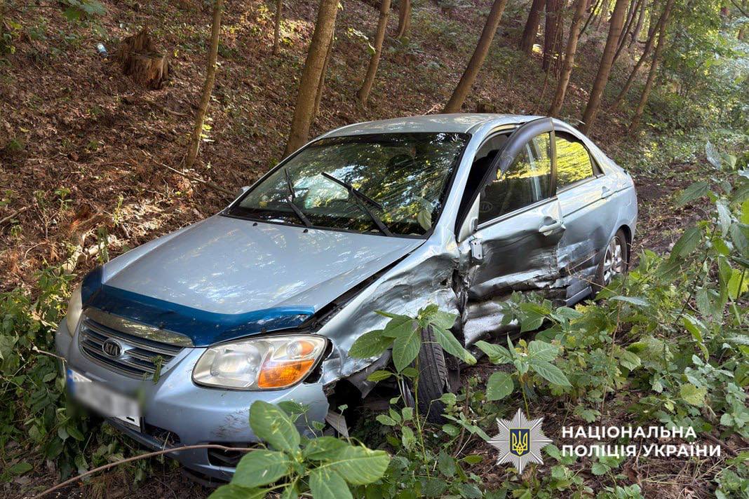 У ДТП в Черкаському районі зіткнулися два автомобілі і мотоцикл - фото 3