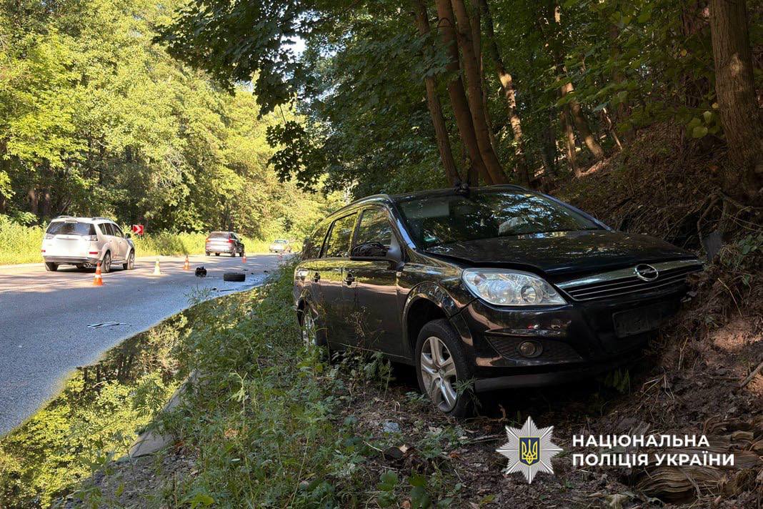 У ДТП в Черкаському районі зіткнулися два автомобілі і мотоцикл - фото 5