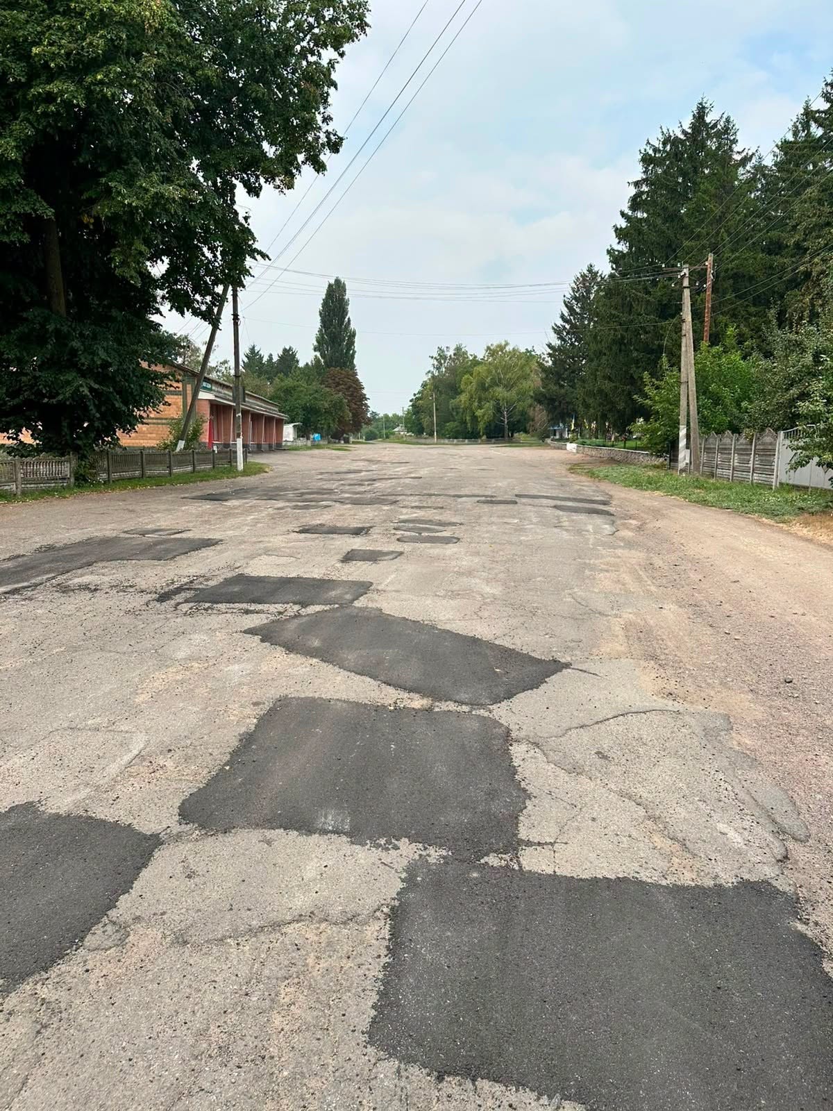 У селах на Черкащині підприємці допомогли поремонтувати дороги. Фото