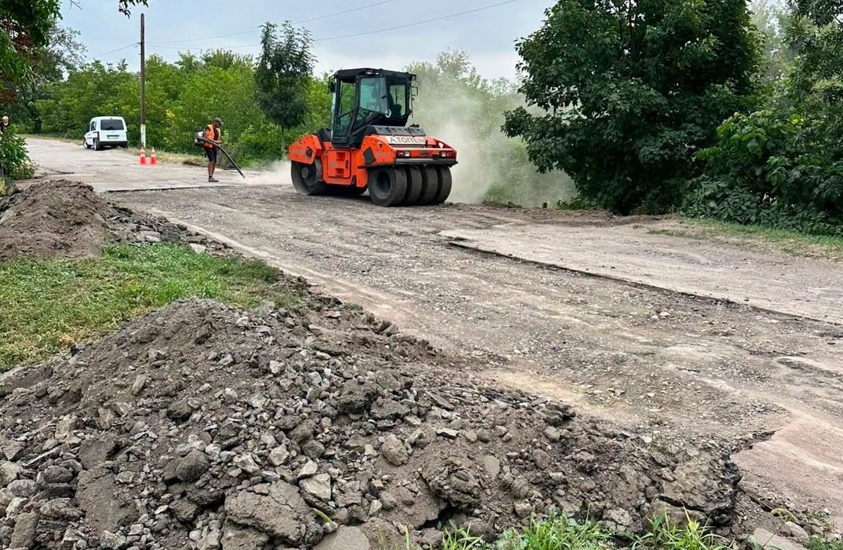 У селах на Черкащині підприємці допомогли поремонтувати дороги. Фото - фото 3