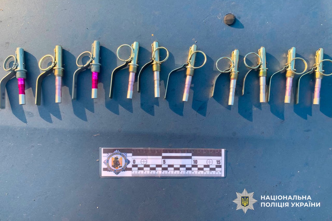 У Жашкові чоловік погрожував підірвати гранату біля магазину