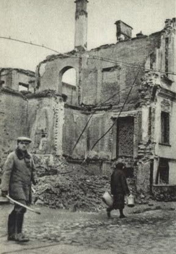 Зруйнована Умань у жовтні 1941-го: показали унікальні архівні фото чеського журналіста - фото 4