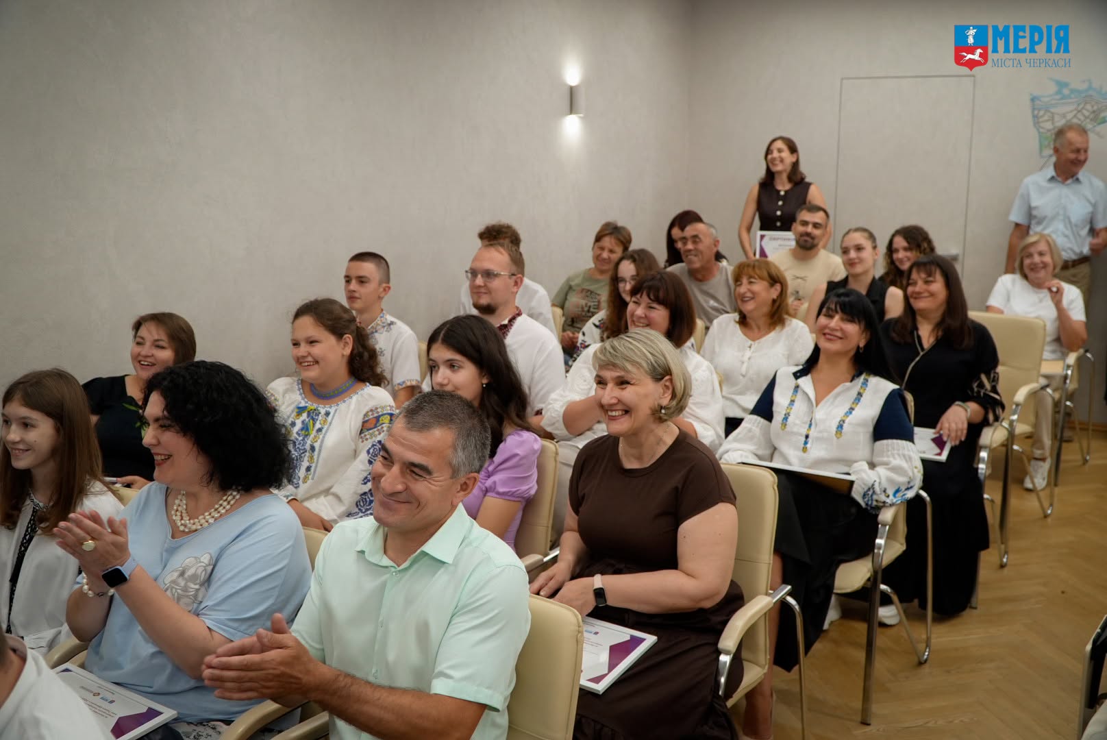 У Черкасах нагородили учнів із високими освітніми результатами та їхніх наставників - фото 3