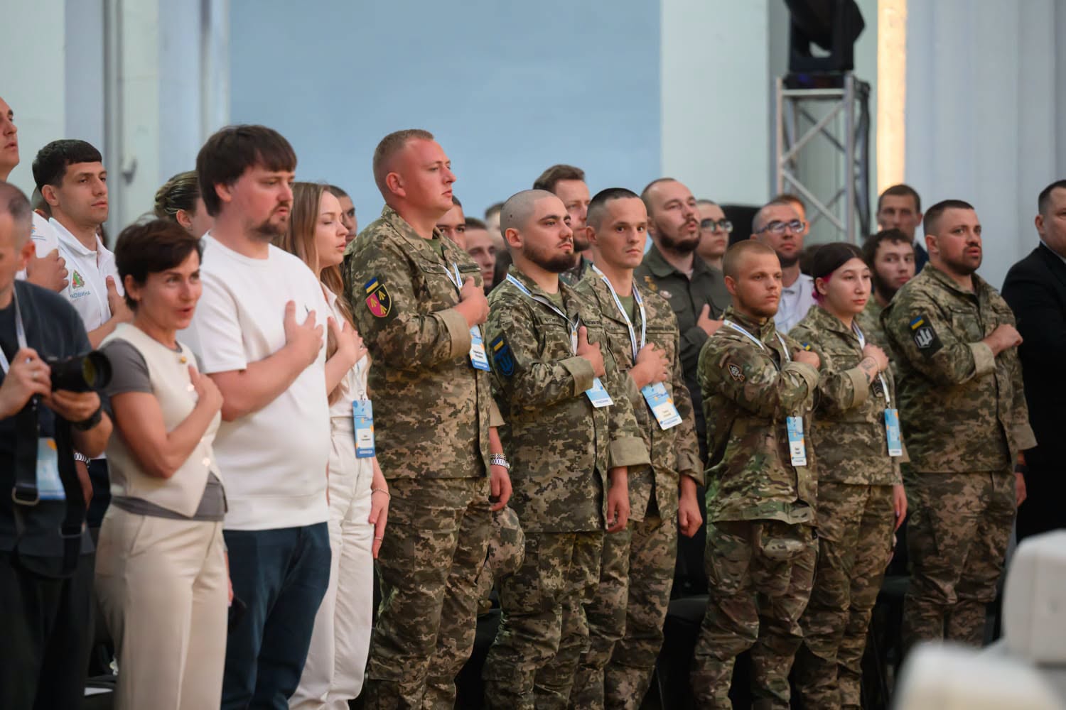 Зеленський вручив орден «За мужність» військовому із черкаської бригади