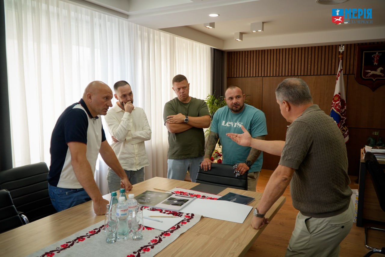 Козацькі хрести будуть на могилах військового кладовища у Черкасах
