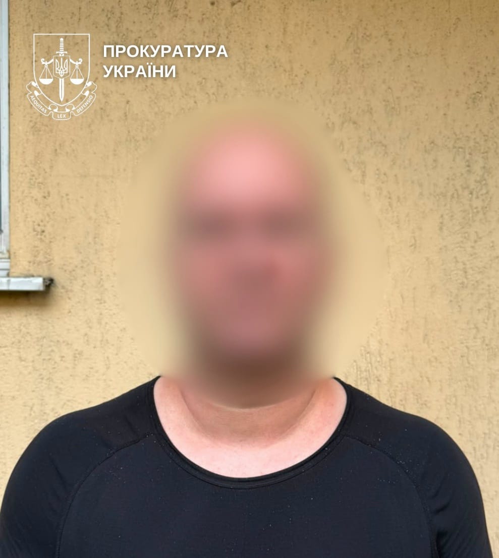 У Києві батька підозрюють у розбещенні 3-річної доньки та виготовленні дитячої порнографії