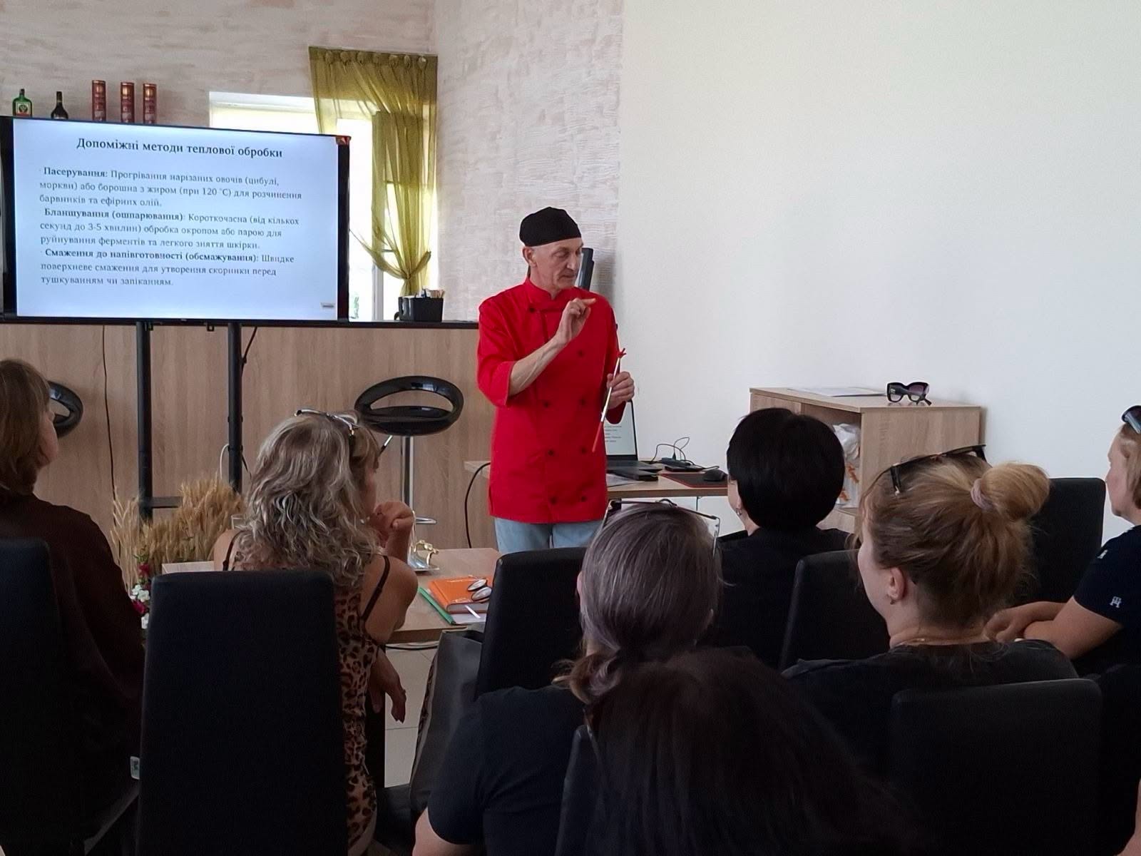 Провели навчання для кухарів, які готують дитсадках Черкас