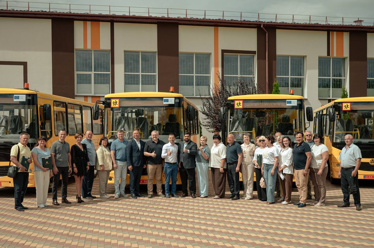 Громади Київщини отримали 6 нових автобусів для школярів - фото 2